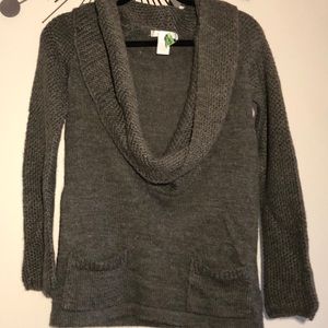 Design history sweater, size small